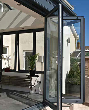 Choosing Aluminium Doors for Modern Homes